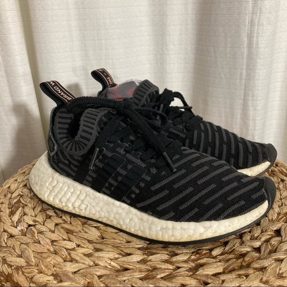 Adidas nmd r2 pink black salmon